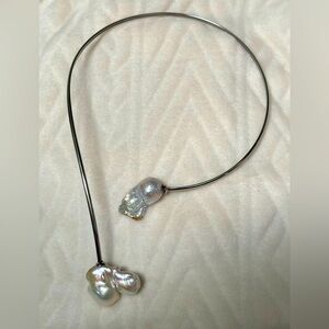 1 stainless steel necklace with baroque pearls